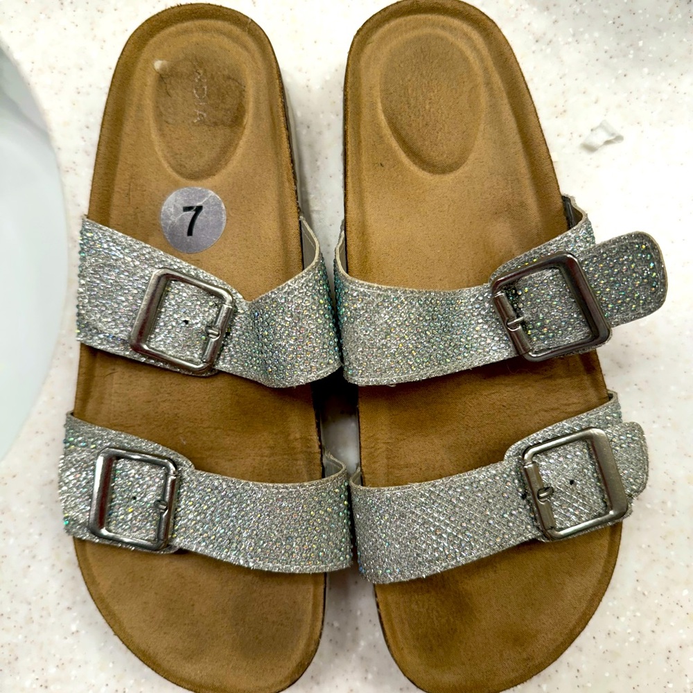 Size 7 woman’s sandals